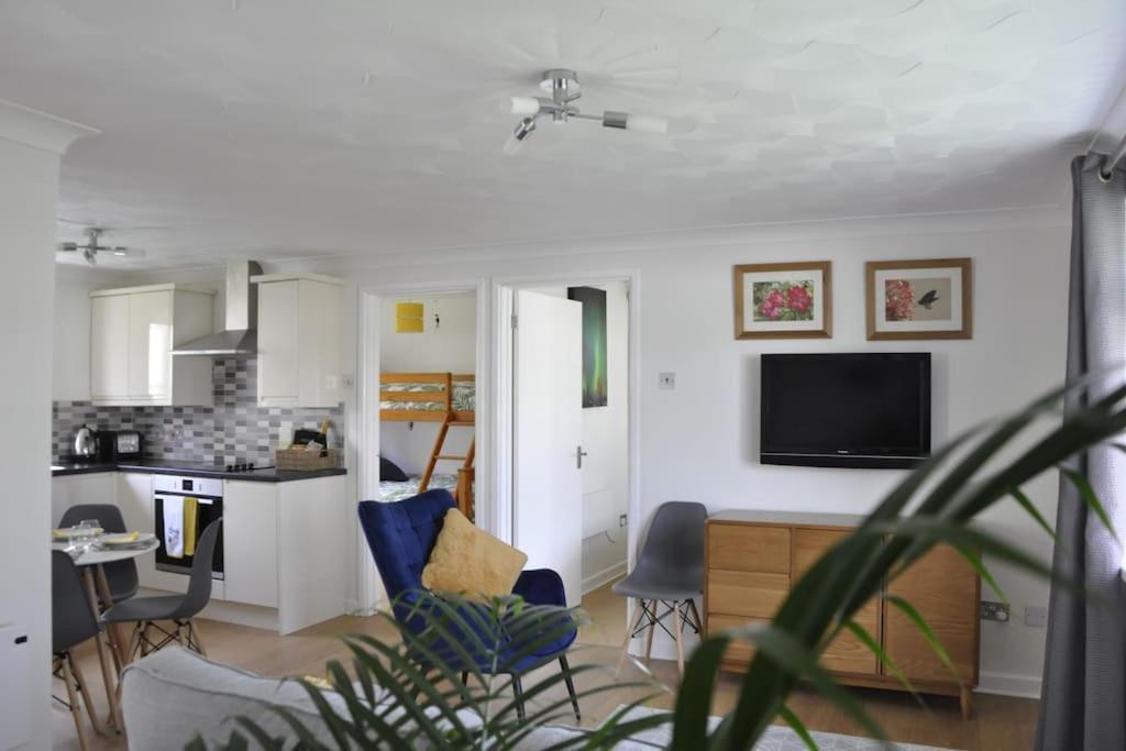 Ocean Breeze, Gower Holiday Village. Allows Dogs Swansea Exterior photo